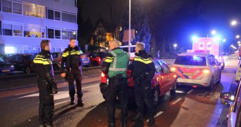 Dronken man botst op politieauto in Dordrecht