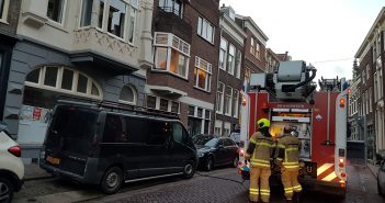 Bestelbus in brand op de Steegoversloot in Dordrecht