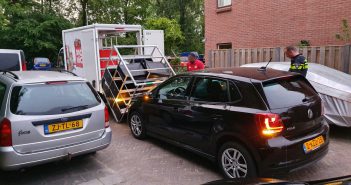 Automobiliste botst op boodschappenbezorger in Dordrecht