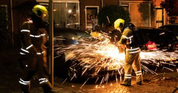 Auto in brand op de Orionstraat in Dordrecht
