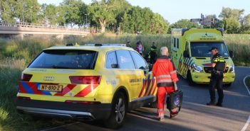 Scootmobieler vliegt uit de bocht in Hardinxveld-Giessendam