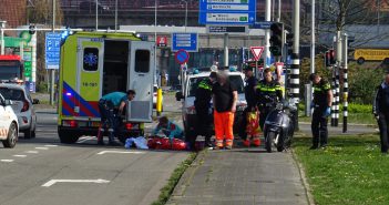 Twee personen naar het ziekenhuis na ongeval met scooter in Dordrecht