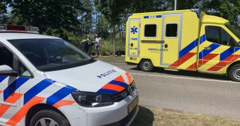Motorrijder crasht op de Sportlaan in Sliedrecht