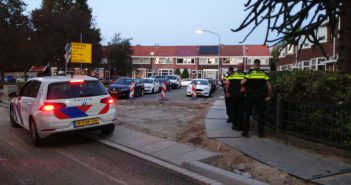 Vrouw (18) krijgt klappen bij beroving in Dordrecht; slachtoffer met kneuzingen naar ziekenhuis