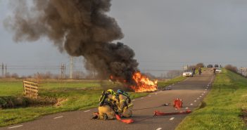 Caravan brandt tot de grond toe af in Hardinxveld