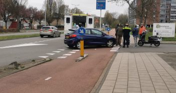 Scooterrijder gewond na aanrijding met auto