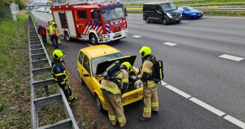 Brandweer Alblasserdam rukt met spoed uit voor rokende auto op A15