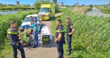 Man raakt met scootmobiel te water bij Kinderdijk