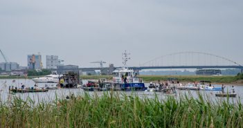 Politie maakt einde aan illegaal feest op het water bij Gorinchem