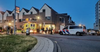 Scooters botsen op de Ringdijk in Zwijndrecht; jongen naar ziekenhuis