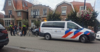 Fietsster (72) aangereden in Zwijndrecht; taxichauffeur rijdt door