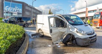 Gezin met 2 kinderen naar ziekenhuis na botsing in Alblasserdam