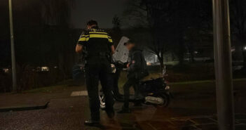Dronken Dordtenaar slaat met scooter op de vlucht; aangehouden na achtervolging
