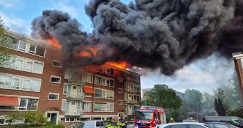 Grote uitslaande brand in flatgebouw Dordrecht (update)