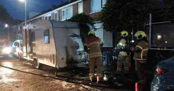 Caravan in brand gestoken in Dordrecht