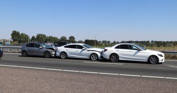 Kettingbotsing na autobrand op A27 bij Hoogblokland