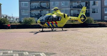 Team traumahelikopter assisteert ambulancepersoneel in centrum Dordrecht