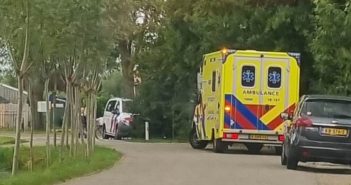 Fietser gewond na aanrijding met kind in Oud-Alblas; traumahelikopter opgeroepen