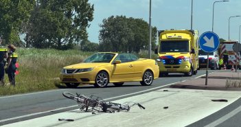Scholier (14) geschept door auto op de N216 bij Giessenburg