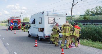 Brandweer rukt uit voor smeulende bedrading van camper in Sliedrecht