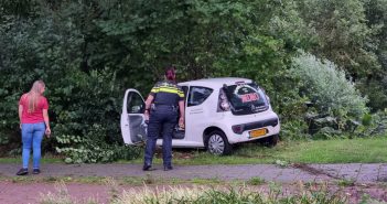 Maaltijdbezorger vliegt uit de bocht in Sliedrecht