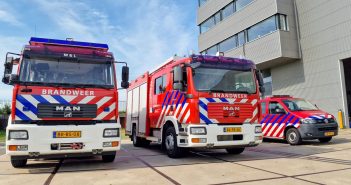 Brandweer met stofzuigers aan de gang bij Alblasserdams bedrijf na lekkage