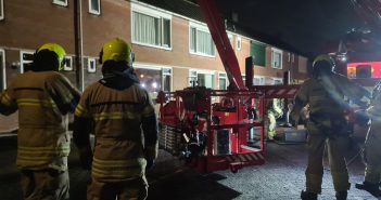 Brandweer rukt uit voor schoorsteenbrand in Streefkerk