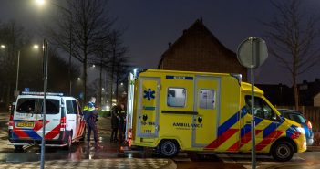 Voetgangster gewond na aanrijding in Alblasserdam