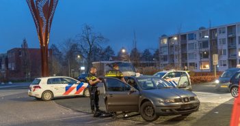 Pepperspray, mes en drugs aangetroffen in auto op Scheldeplein in Alblasserdam