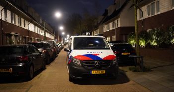 Jongens gooien vuurwerk door brievenbus bij huis in Alblasserdam