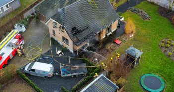 Grote brand langs Zuidzijde in Goudriaan