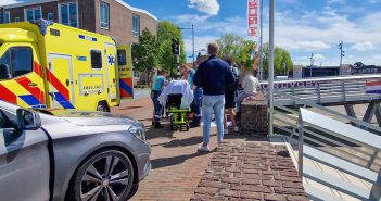 Meisje raakt gewond bij aanrijding met busje in Alblasserdam