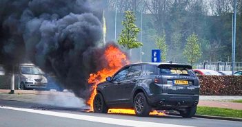 Personenauto in brand in Zwijndrecht