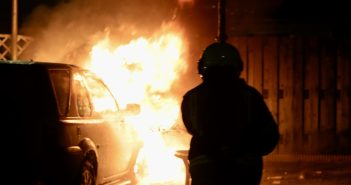 Brandweer rukt uit voor autobrand Nieuw-Lekkerland