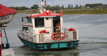 Hulpdiensten rukken massaal uit voor persoon te water in Sliedrecht