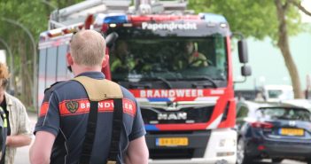 Caravan brandt volledig uit op bedrijventerrein in Papendrecht