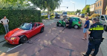 Gewonde bij frontale botsing op dijk in Alblasserdam