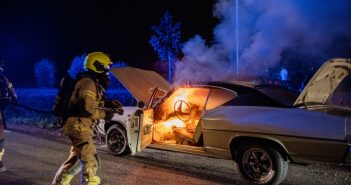 Oldtimer zwaar beschadigd door brand in Arkel