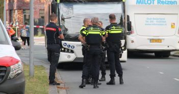 Scholier aangereden door lijnbus in Dordrecht; traumahelikopter ingezet