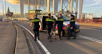 15-jarige jongen met mes aangehouden op Stadsbrug
