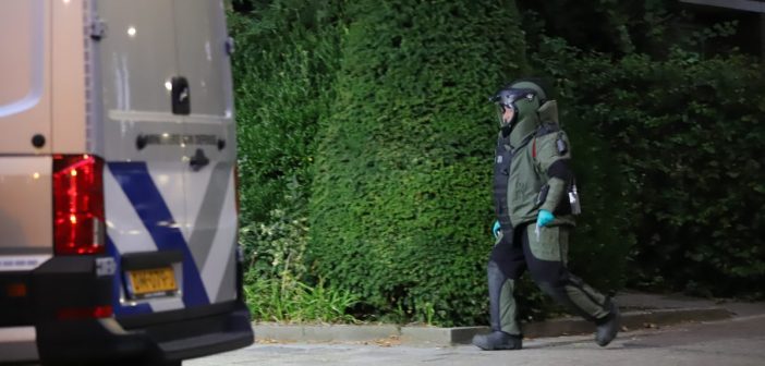 EOD onderzoekt verdachte spullen in Dordrecht
