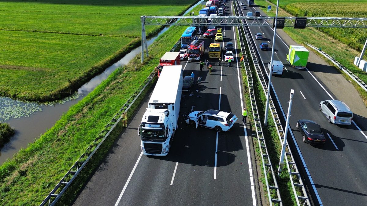 A27 bij Hoogblokland dicht na ongeval