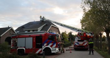 Brandweer lange tijd bezig met schoorsteenbrand in Molenaarsgraaf
