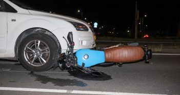 Brommerrijder aangereden door auto in Papendrecht