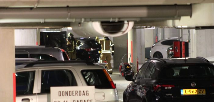Beginnende autobrand in parkeergarage Papendrecht