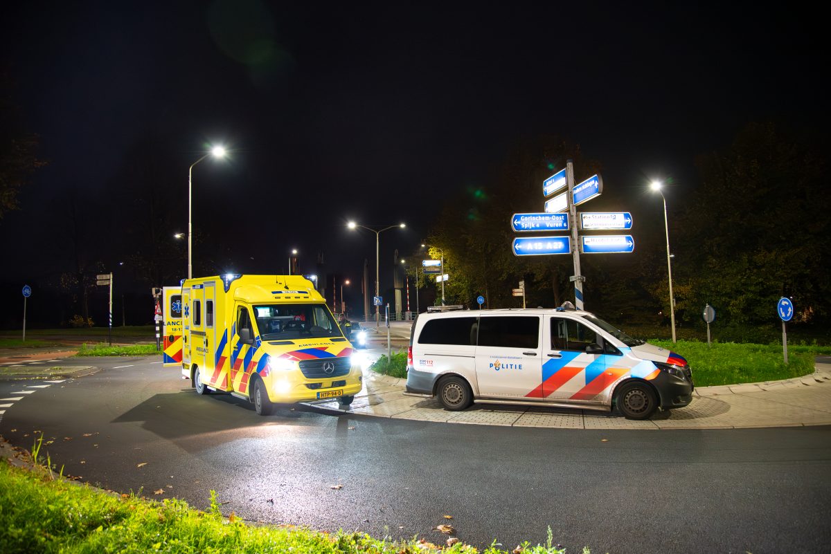 Scooterrijder gewond na val op rotonde in Gorinchem