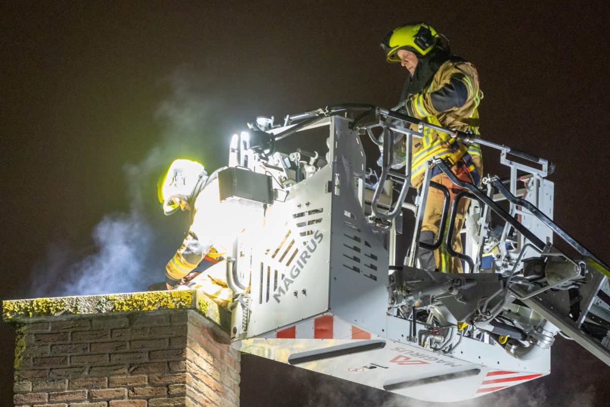 Woningbrand in Zeelt in Alblasserdam door kachel; bewoners ongedeerd