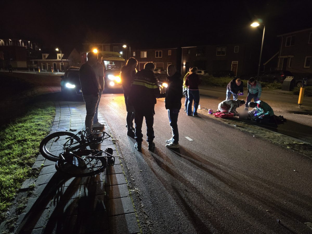 Automobilist rijdt fietsster aan en slaat op de vlucht in Sliedrecht