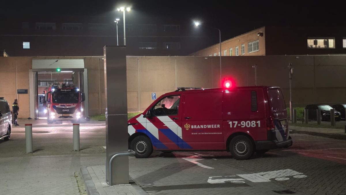 Man overlijdt tijdens brand in cel van gevangenis in Dordrecht