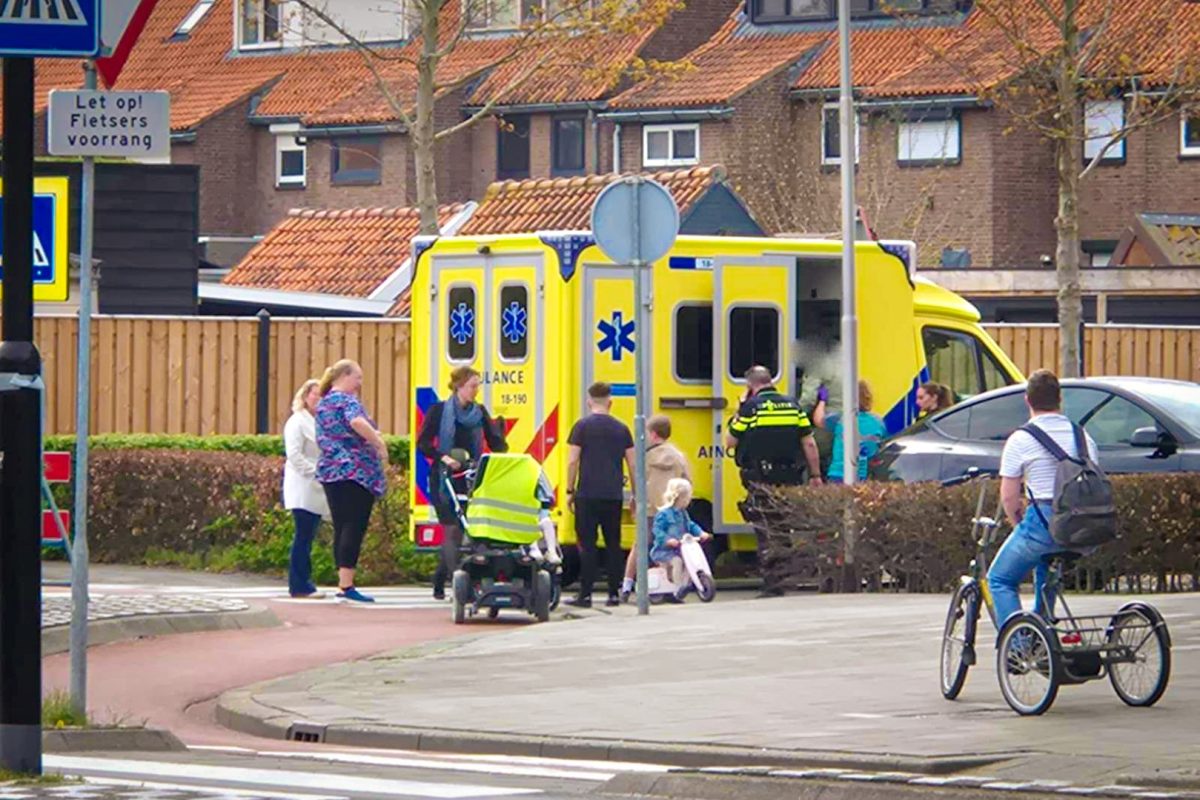 Man in scootmobiel kiept om en raakt gewond in Alblasserdam